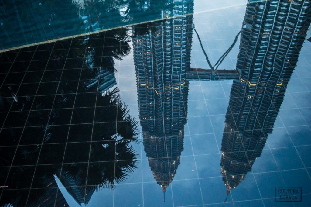 El reflejo de las Torres Petronas, que fueron los edificios más altos del mundo entre 1998 y 2004