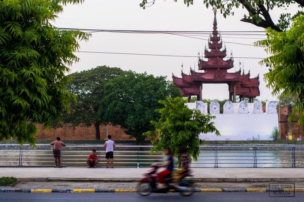 Un templo en las calles de Mandalay, en Myanmar