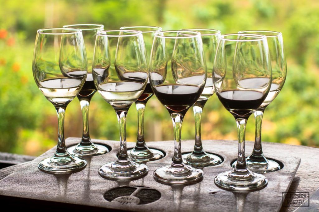 Cata de vino en Inle, en Red Mountain Estate Vineyards & Winery