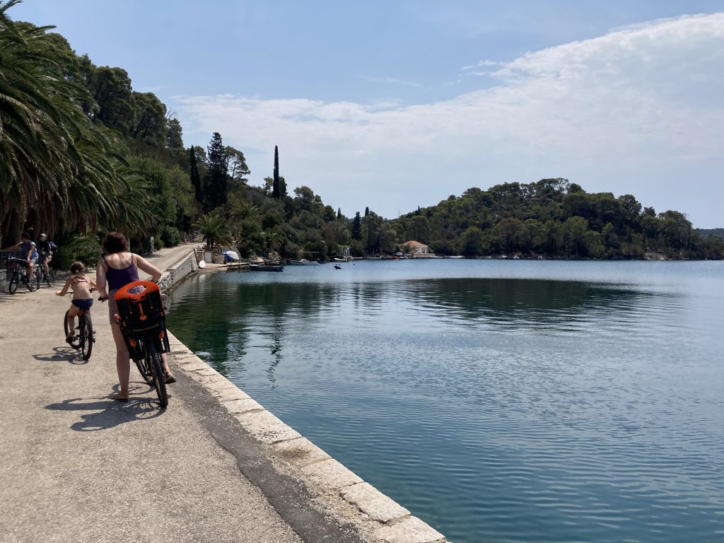 El Parque Nacional de Mljet, que se puede recorrer en bici o en carrito de golf