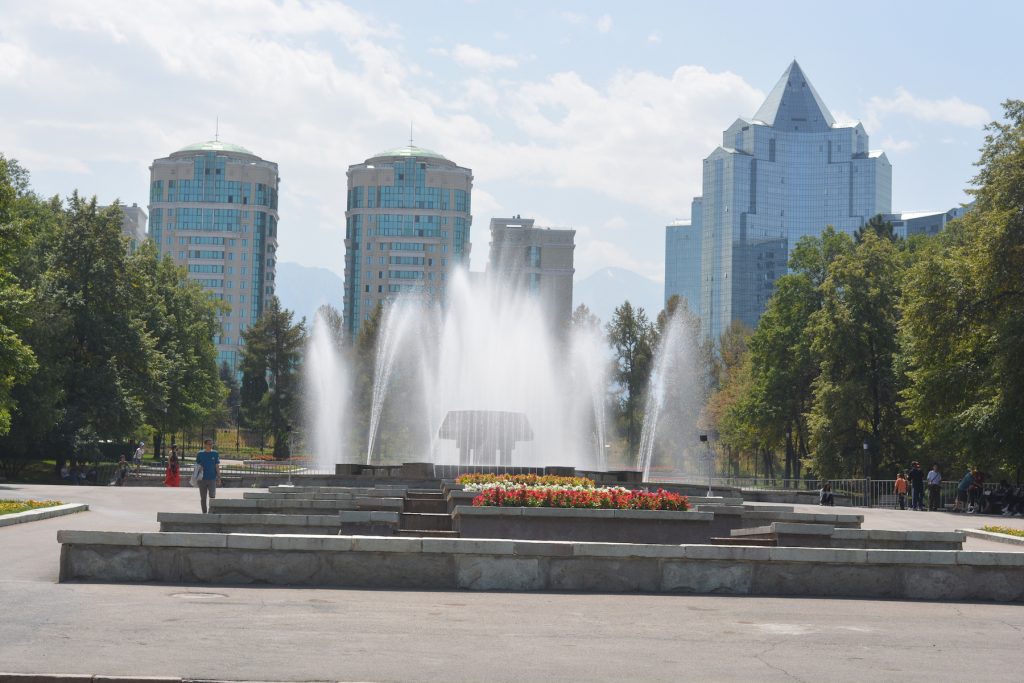 Una fuente en la ciudad de Almaty, en Kazajistán