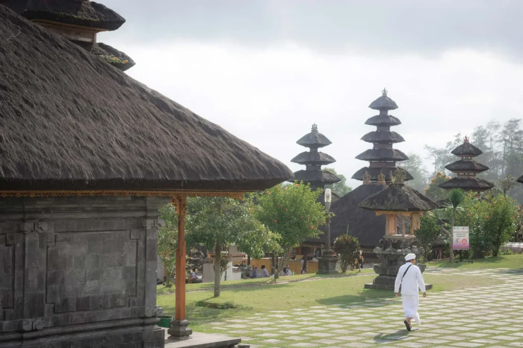 Besakih, templo donde se celebran algunas de las ceremonias religiosas más importantes de la isla