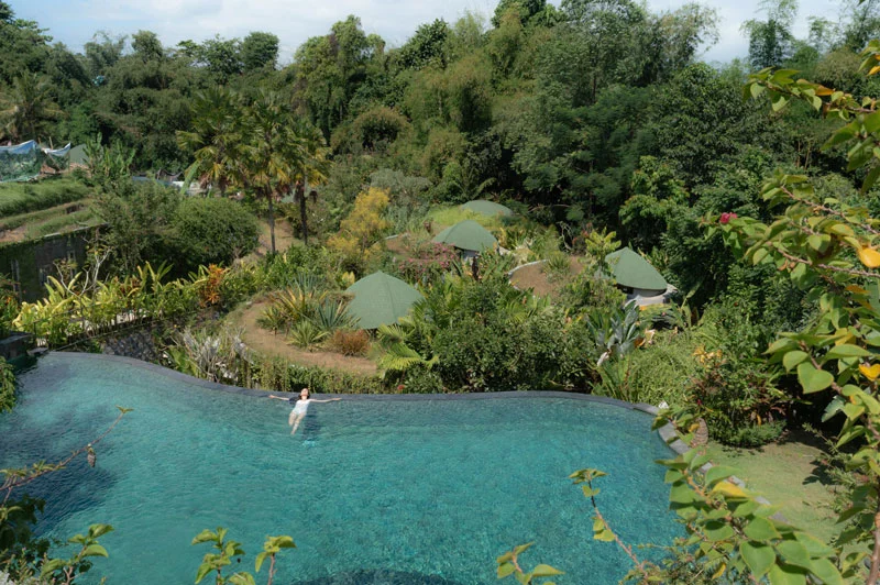 La piscina del hotel De Moksha, en la zona de Tanah Lot