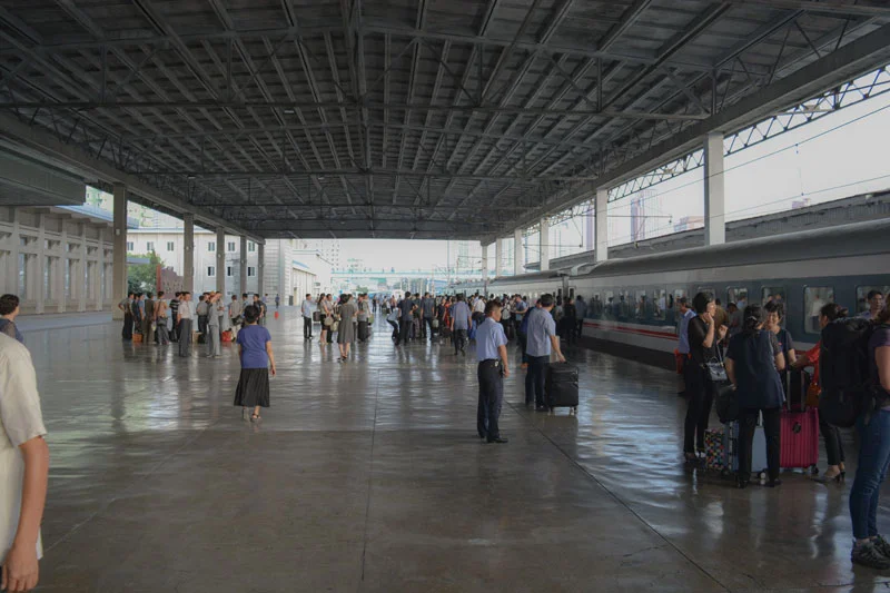 La estación de trenes de Pyongyang, en Corea del Norte, donde llegan los trenes desde China