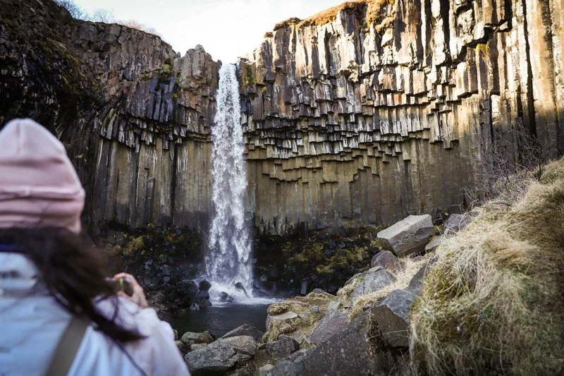 Svartifoss, la cascada de Islandia aislada a la que se llega desde Skaftafell