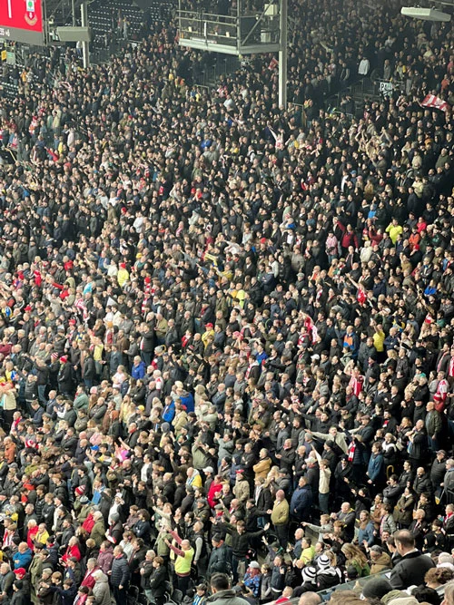 Aficionados del Southhampton, en Craven Cottage.