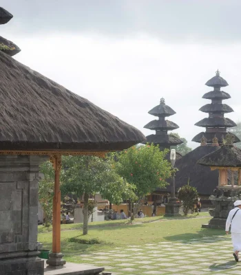 Besakih, templo donde se celebran algunas de las ceremonias religiosas más importantes de la isla