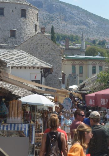 La ciudad de Mostar, en Bosnia y Herzegovina, y el turismo de masas