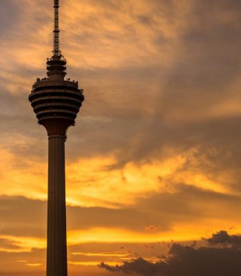Espectacular atardecer en Kuala Lumpur desde un helipuerto