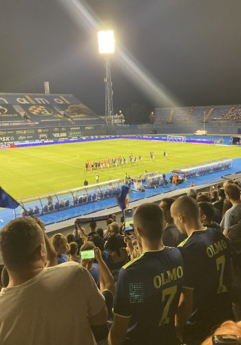 El estadio Maksimir durante un partido entre Dinamo Zagreb y Hajduk Split