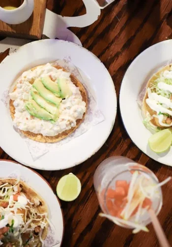 Las tostadas de La Guerrerense, en Ensenada, en Baja California, en México